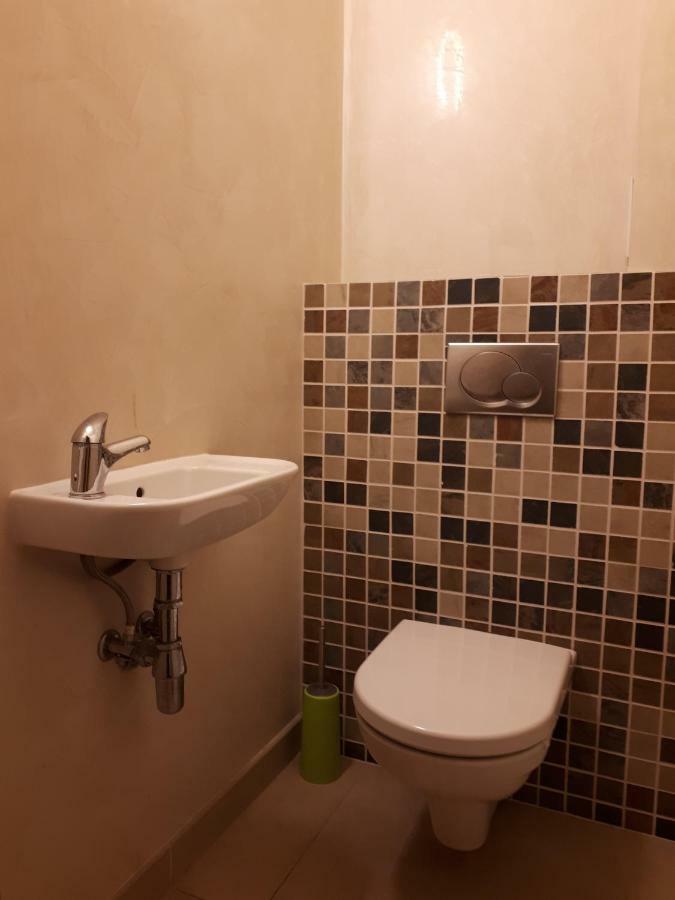 Utulny Apartman V Bratislava 15 외부 사진