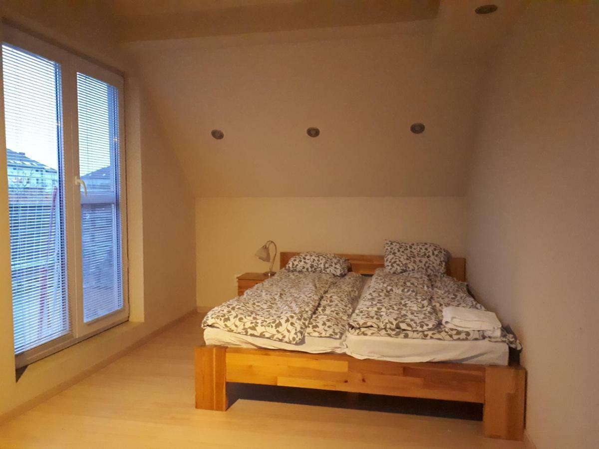 Utulny Apartman V Bratislava 15 외부 사진